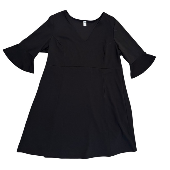 Women's 2X Solid Black Staple Minimalist Curvy Stretch Midi Bell Sleeve Dress - Picture 3 of 8